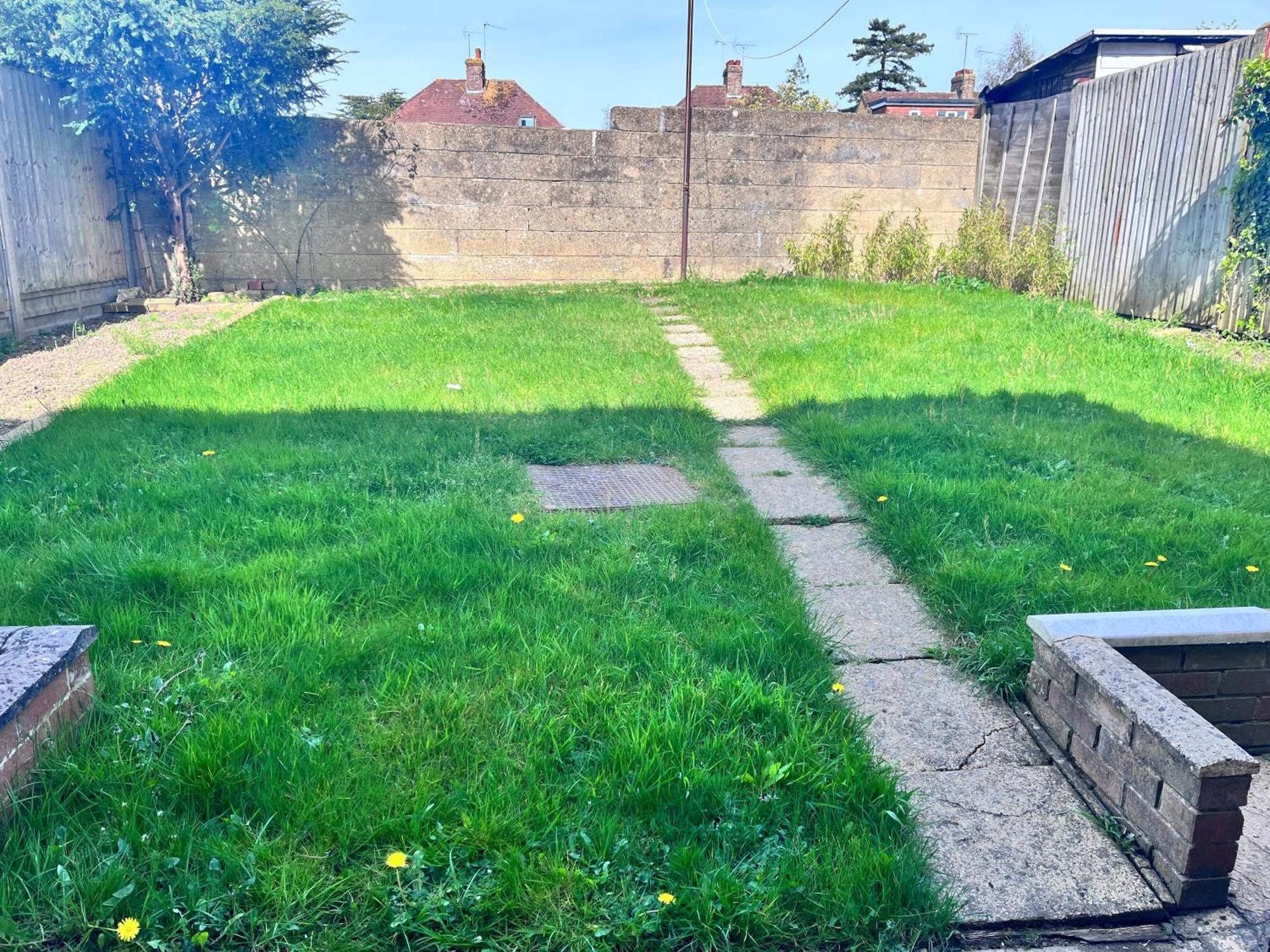 Lush House Close To Ashford Town Centre With Driveway Esterno foto